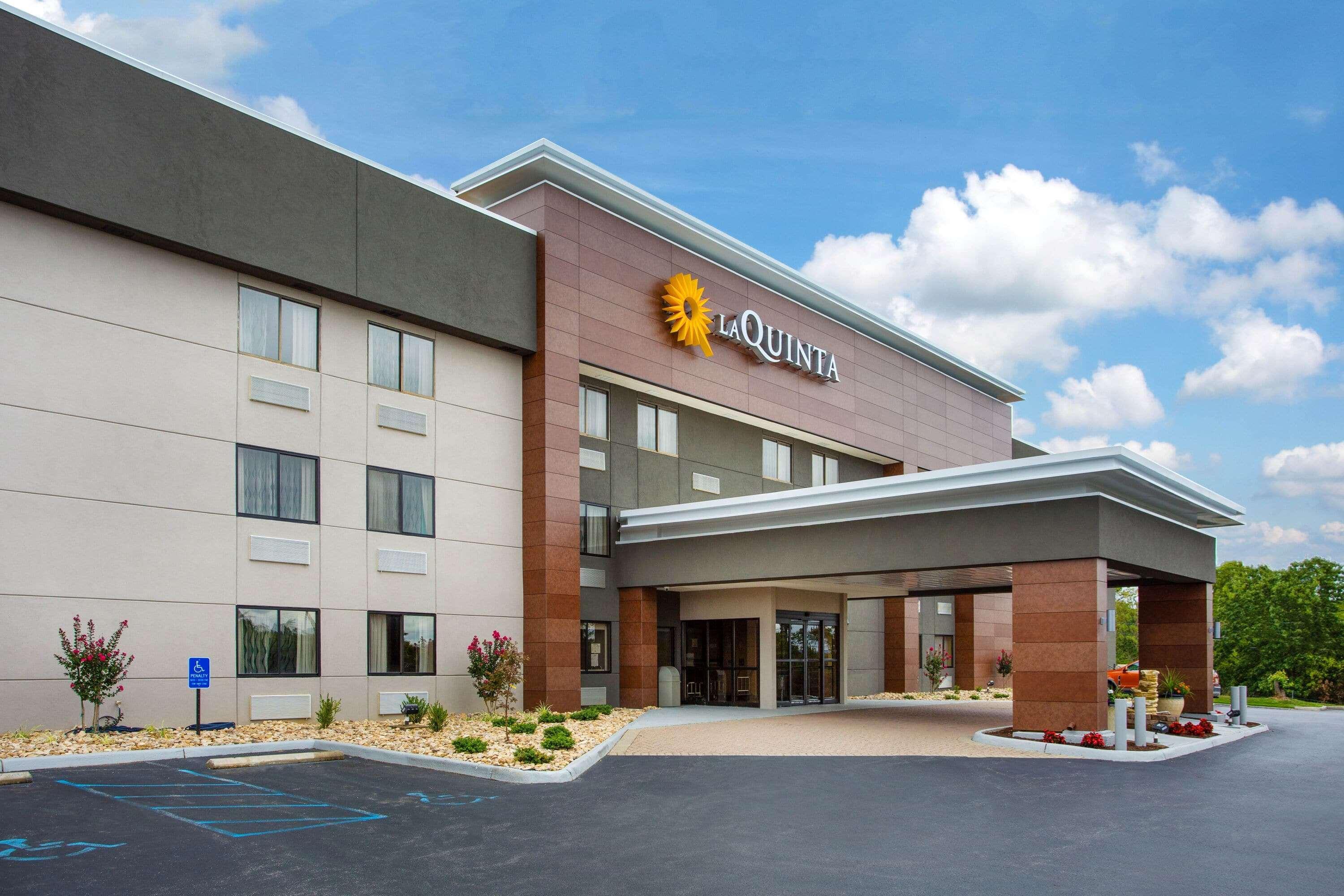 La Quinta Inn By Wyndham Roanoke Сейлем Екстериор снимка